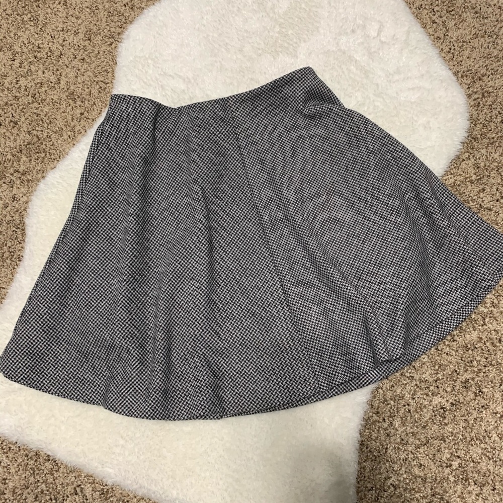Uniqlo houndstooth skater skirt